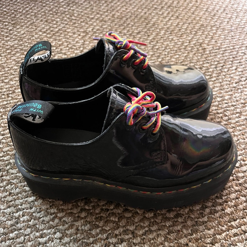 PRIDE EDITION RAINBOW IRIDESCENT LOW-CUT PLATFORM DOC MARTENS 🌈